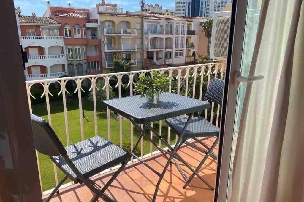 Apartamento Para 4 Personas A 200 M De La Playa. Apartment Емпуриабрава Екстериор снимка